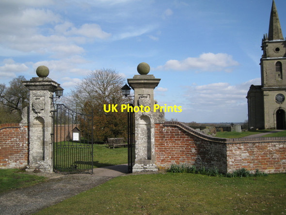 Photo 6"x4" Gates, Honiley churchyard Honiley c2010