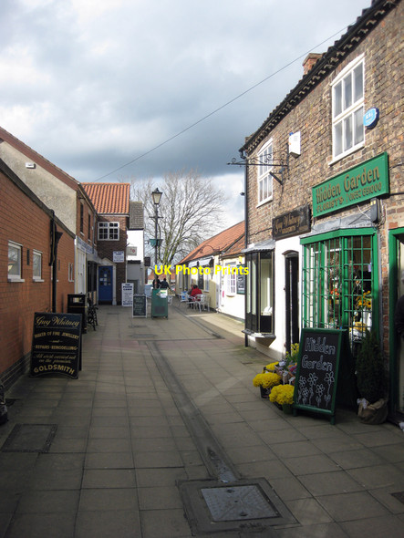 Photo 6"x4" College Yard, Brigg Brigg c2010