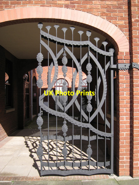 Photo 6"x4" Gate, Greyfriars Road Coventry c2010
