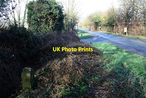 Photo 6"x4" Milestone on the Hanley Road Malvern Wells c2010