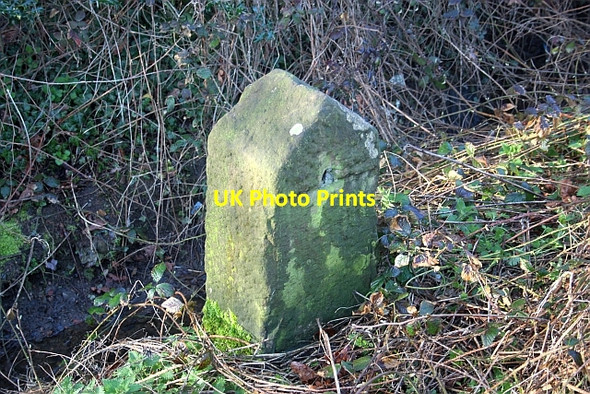 Photo 6"x4" Milestone on the Hanley Road Malvern Wells c2010 P1