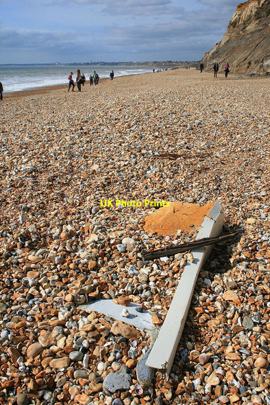 Photo 6"x4" Remnants of a boat Christchurch\/SZ1592 c2010