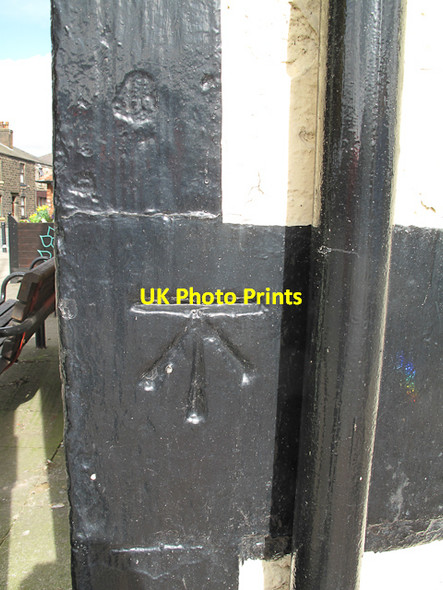 Photo 6"x4" 1GL Bolt: Adlington, Elephant and Castle Adlington\/SD6013 c2010