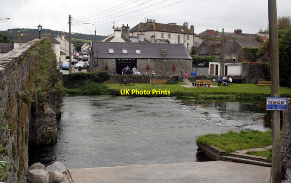Photo 6"x4" The Old  Boat House Inn, Durrow (Part of Bob's Bar) Durrow c2009