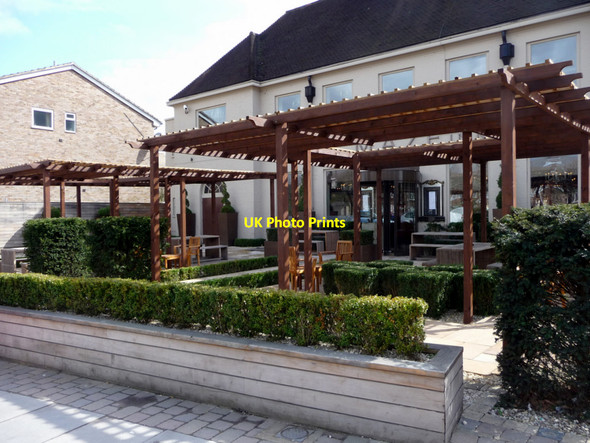 Photo 6"x4" The Maze Inn, Bramley Road, London N14 Southgate\/TQ3094 c2010