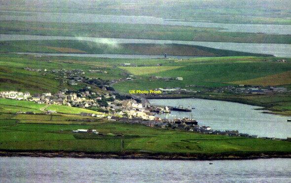 Photo 6"x4" Stromness and Hamnavoe seen from Ward Hill, Hoy Stromness\/HY2509 c1985