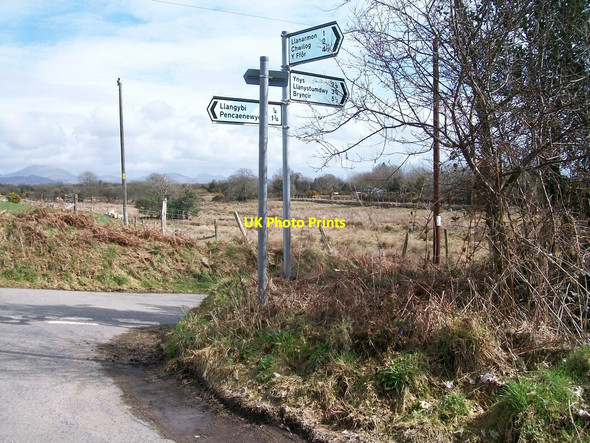 Photo 6"x4" Guide post at the junction south of Cae-du Llanarmon c2008
