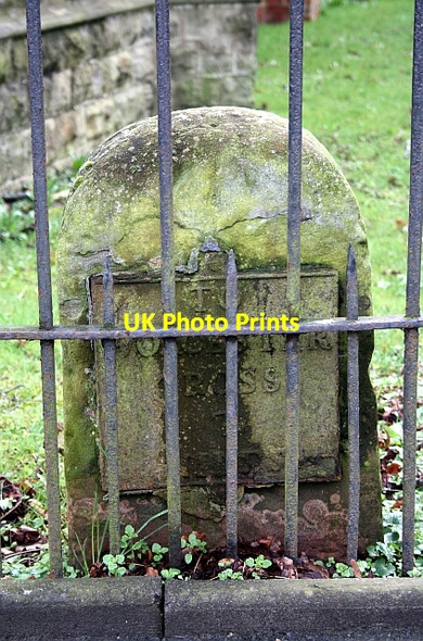 Photo 6"x4" Milestone, Malvern Link Great Malvern c2010