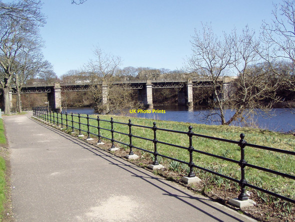Photo 6"x4" Railway Bridge from riverside Aberdeen\/NJ9206 c2010