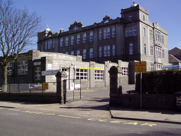 Photo 6"x4" Walker Road Primary School Aberdeen\/NJ9206 c2010