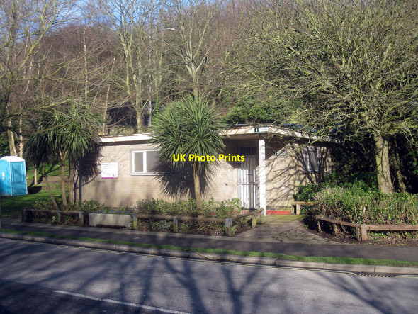 Photo 6"x4" Toilet Block on Old London Road Hastings\/TQ8110 c2010