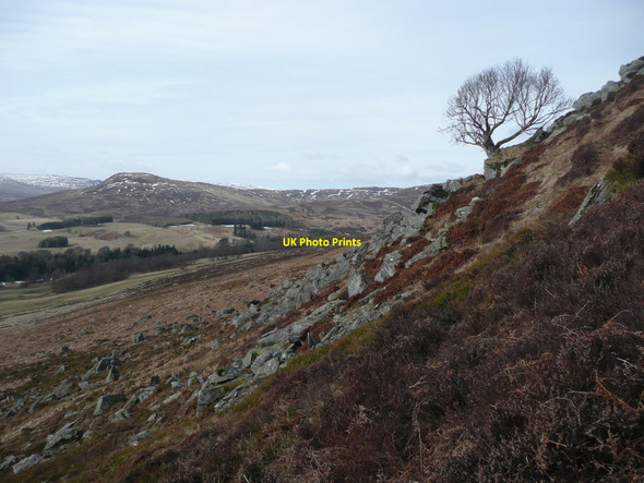 Photo 6"x4" Crags on Meall M\u00c3\u00b2r Meall M\u00f2r\/NN9239 c2010