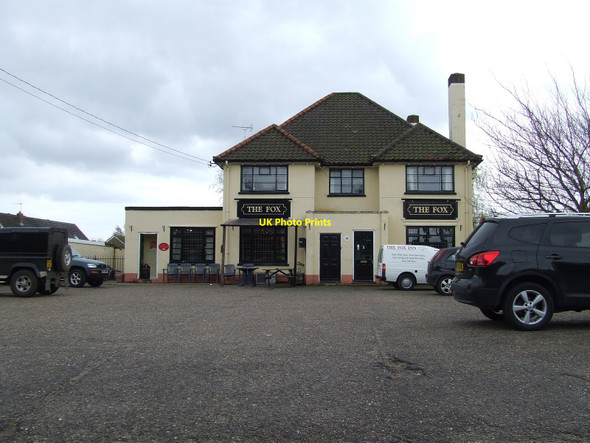 Photo 6"x4" The Fox Honington\/TL9174 c2010