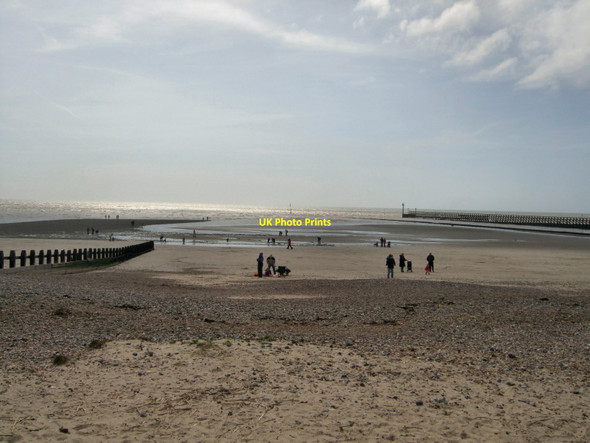 Photo 6"x4" Easter bank holiday on Littlehampton Beach Littlehampton c2010