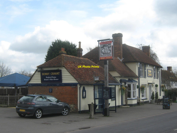 Photo 6"x4" The Bonny Cravat Public House, Woodchurch Townland Green c2010
