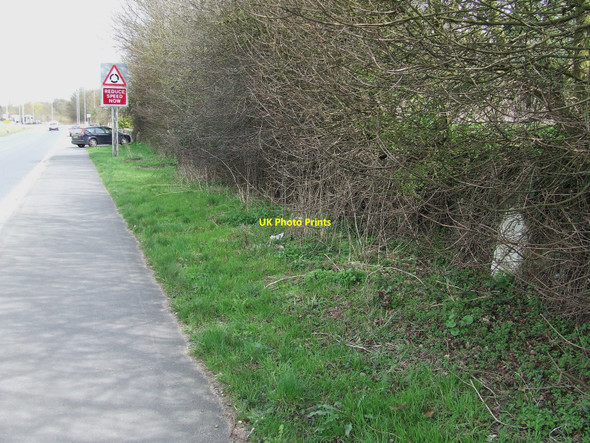 Photo 6"x4" Old Milepost Wendens Ambo c2010