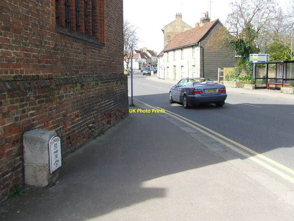 Photo 6"x4" Old Milepost Buntingford c2010