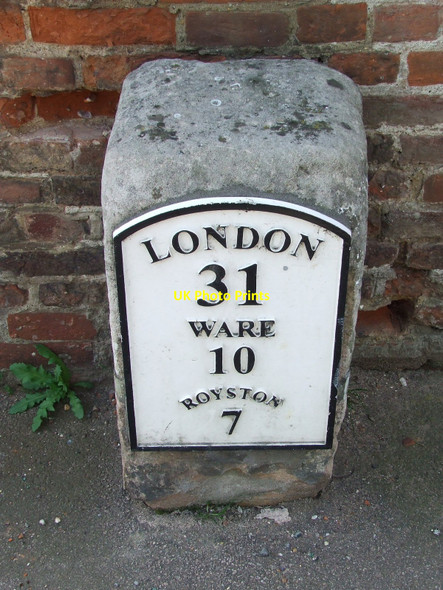 Photo 6"x4" Old Milepost Buntingford c2010 P1