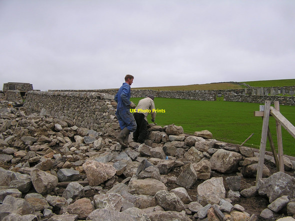 Photo 6"x4" Workers building new dry stone walls at cemetery, Lund, Unst Underhoull c2007