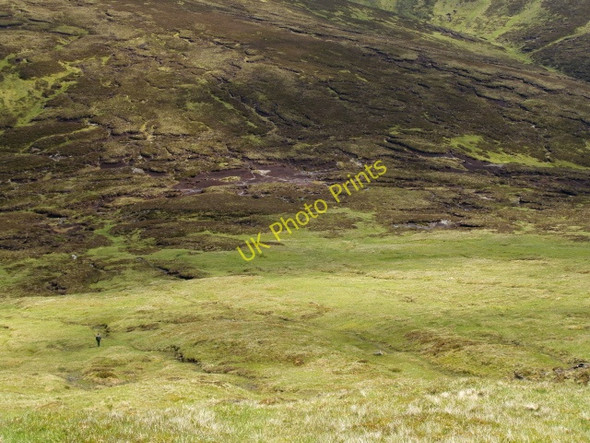 Photo 6"x4" Col between Carn an Fhidhleir and An Sgarsoch Braigh Coire an Stuic Ghuithais c2009