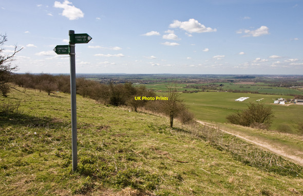 Photo 6"x4" Icknield Way Trail Dunstable c2010