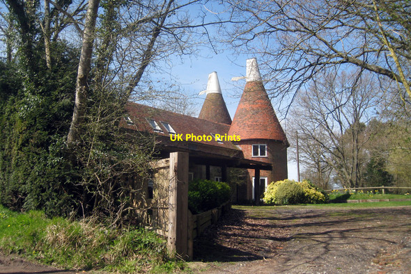 Photo 6"x4" Oast House at Pinehurst Farm, Steep Road, Crowborough, East Sussex Hadlow Down c2010
