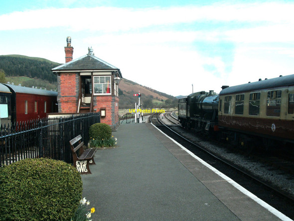 Photo 6"x4" Carrog station signal box Llidiart-y-Parc c2010