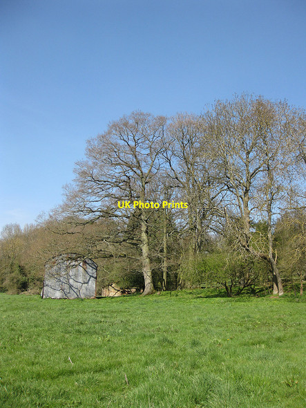 Photo 6"x4" Barn beyond the boundary Gorsley Common c2010