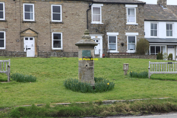 Photo 6"x4" Reeth Water Pillar Reeth\/SE0399 c2010