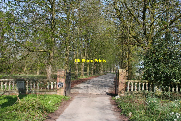 Photo 6"x4" Gated Entrance to Bilton Hall Knaresborough c2010