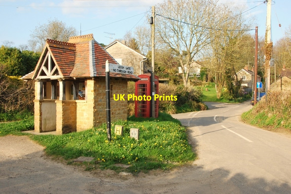 Photo 6"x4" West Milton: Bus Stop and Telephone Box West Milton c2010