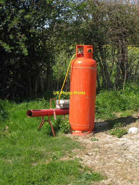 Photo 6"x4" Bird Scarer Goudhurst c2010