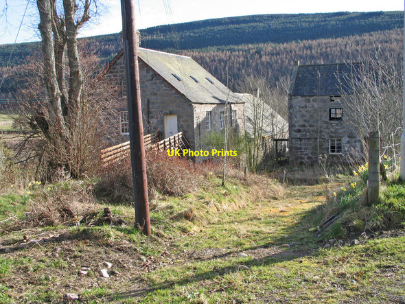 Photo 6"x4" Buildings near Rogart station Kinnauld c2004