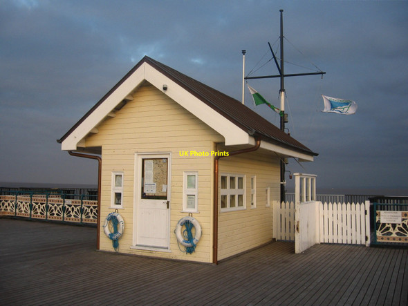 Photo 6"x4" Penarth Pier Cabin Penarth\/ST1871 c2009