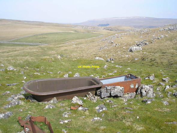 Photo 6"x4" Bathtub on the moor Kilnsey c2010