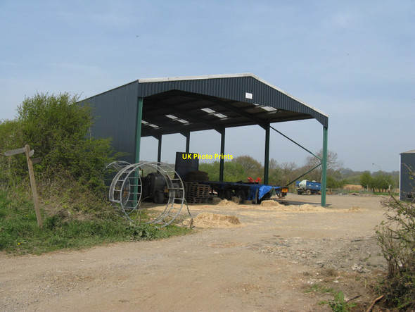 Photo 6"x4" New barn at Haybarn Strood Green\/TQ0224 c2010