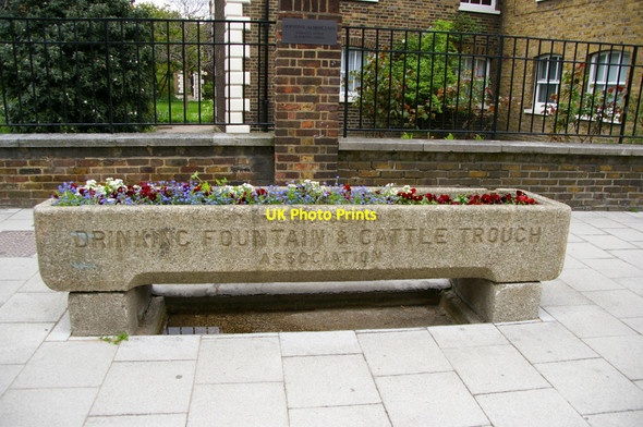 Photo 6"x4" Drinking Fountain and Cattle Trough, London SE1 London c2010