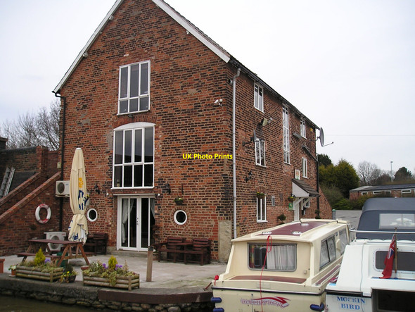 Photo 6"x4" Nectars Wine Bar, Northwich Broken Cross\/SJ6873 c2010