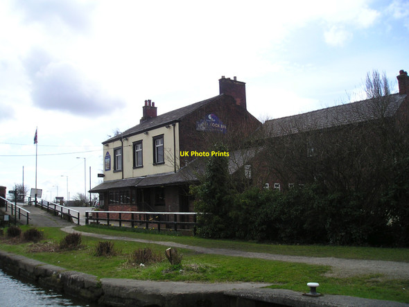 Photo 6"x4" The Dover Lock Inn, Abram Abram c2010