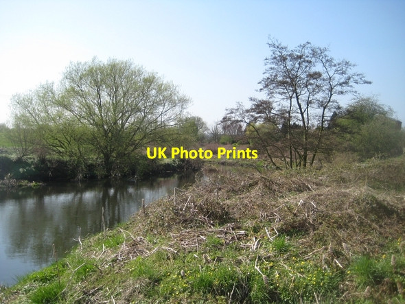 Photo 6"x4" River Calder Bottom Boat c2010