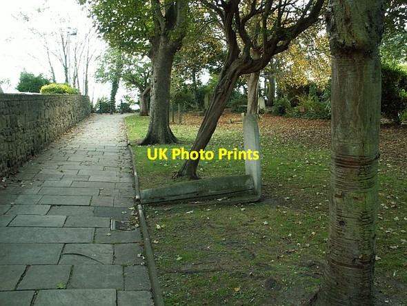 Photo 6"x4" Path through St. Mary and St. Eanswythe's churchyard Folkestone c2009