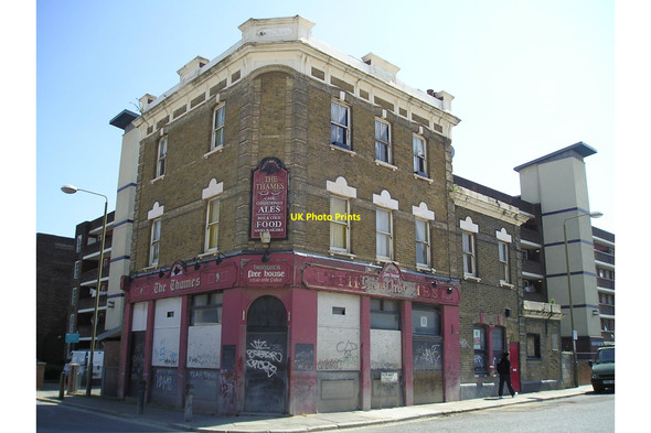 Photo 6"x4" The Thames Pub (closed), Greenwich Deptford\/TQ3677 c2010