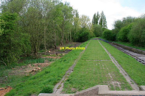 Photo 6"x4" Spillway on the flood bank Long Eaton c2010