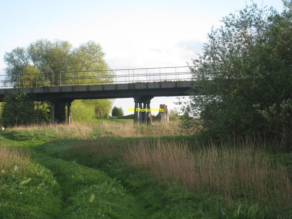 Photo 6"x4" Torksey Viaduct with the Castle beyond Brampton\/SK8479 c2010