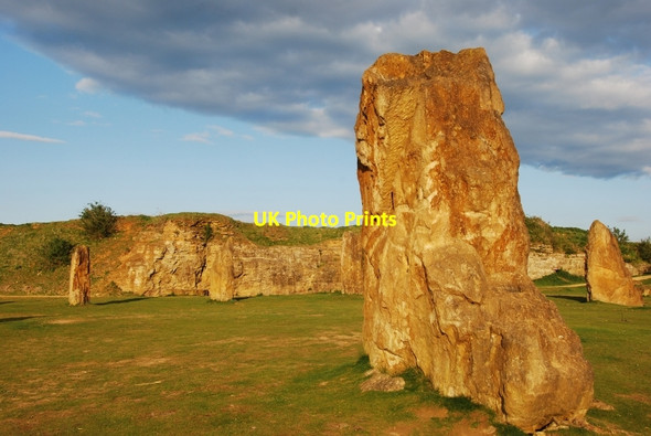 Photo 6"x4" Ham Hill Country Park: Ham Stone Pillar Stoke Sub Hamdon c2010