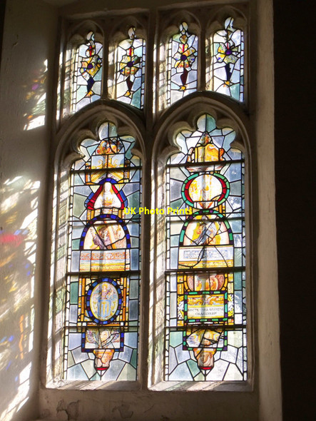 Photo 6"x4" Flemish glass in south aisle of St. Margaret's, Mapledurham Mapledurham c2010