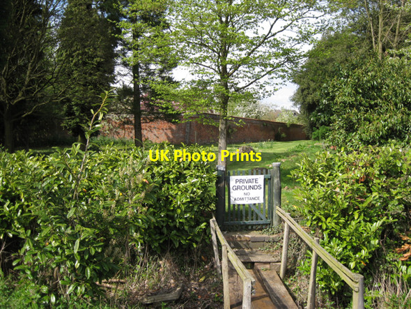 Photo 6"x4" Gate to Grove Park House grounds Littleworth\/SP2363 c2010