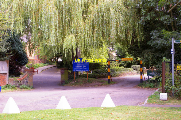 Photo 6"x4" Entrance to St Peter's Church, London Colney Broad Colney c2009