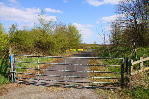 Photo 6"x4" Gate to Chalgrove Airfield Brookhampton\/SU6098 c2010