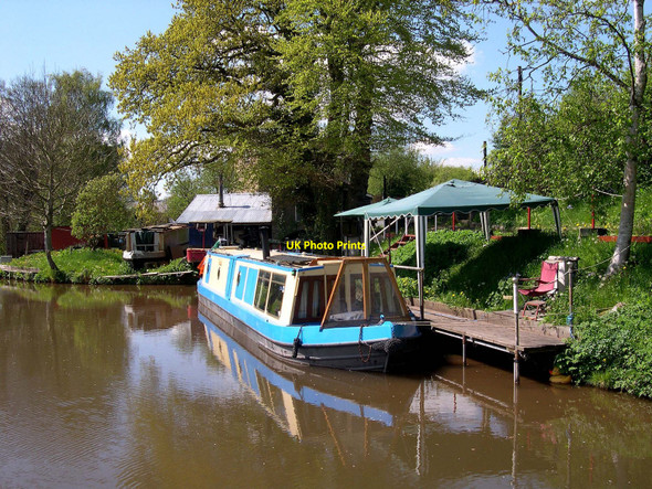 Photo 6"x4" Lazy Sunday on the canal Llanfrynach c2010